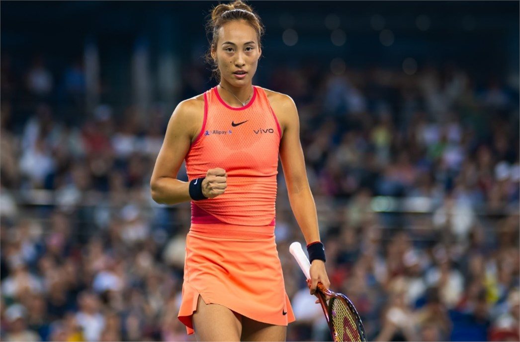 阿扎伦卡官方宣布重返赛场新规，勇士引发争议！的简单介绍