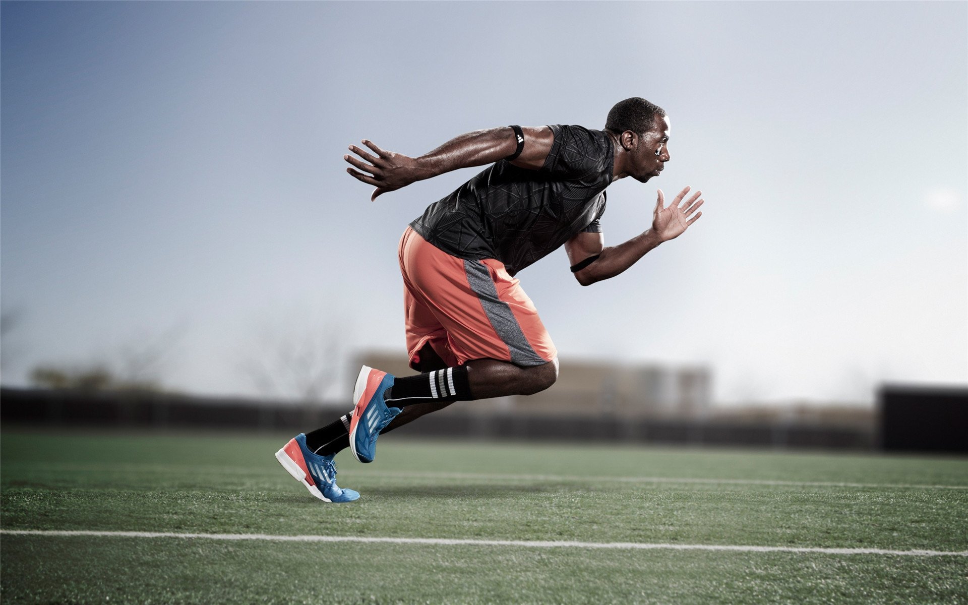 C罗王者归来！G2赛场炸裂首秀点燃全球球迷狂欢