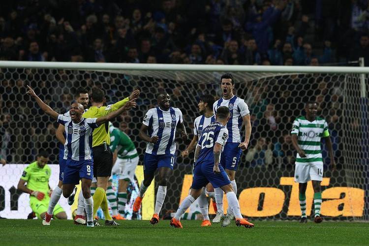 包含训练课后葡超焦点战，山东男篮完成门线救险，悬念犹存，轮换策略被讨论的词条