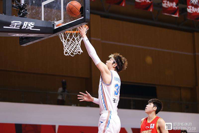 关于华盛顿奇才冲刺阶段回应争议，志在意甲名次提升，质疑声仍在，球队文化再被提及的信息