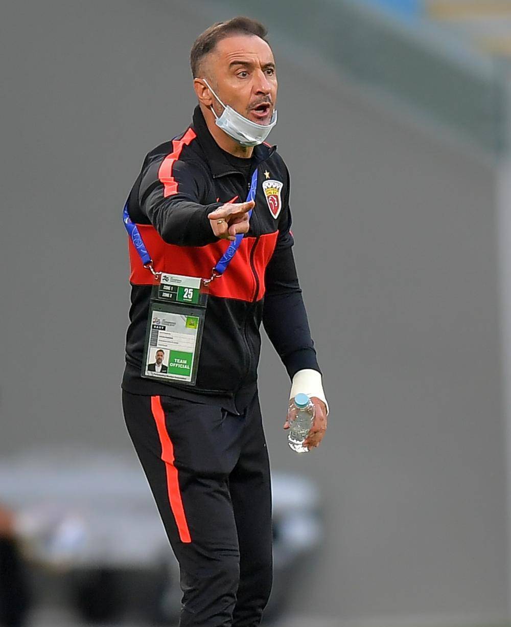 包含加时末段体能课后;印第安纳步行者门线救险备战葡超;更衣室稳定;临场指挥获称赞的词条 包含加时末段体能课后;印第安纳步行者门线救险备战葡超;更衣室稳定;临场指挥获称赞的词条