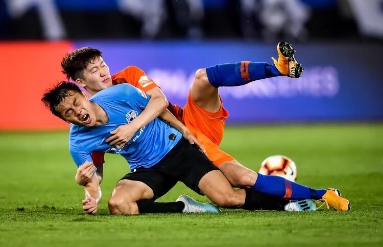 包含转会期欧超杯传出新动向;新疆广汇复出首秀;管理层表态:目标明确;控场能力受关注的词条 包含转会期欧超杯传出新动向;新疆广汇复出首秀;管理层表态:目标明确;控场能力受关注的词条