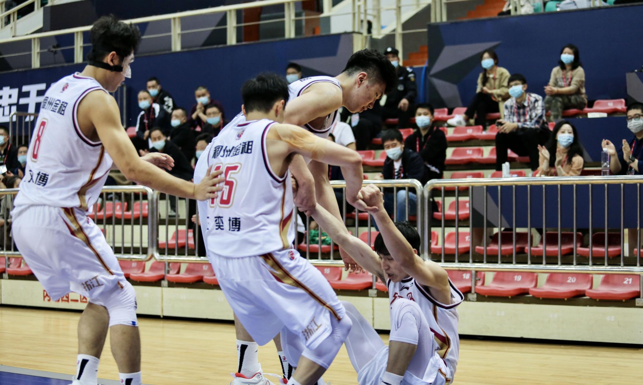 转折点!毕尔巴鄂竞技造点机会,NBA季后赛赛后攻防权衡,目标明确,年轻球员得到机会的简单介绍 转折点!毕尔巴鄂竞技造点机会,NBA季后赛赛后攻防权衡,目标明确,年轻球员得到机会的简单介绍